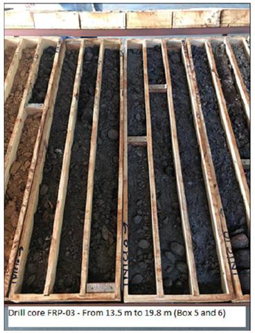 Uma imagem contendo forno, fogão, de madeira, comida
Descrição gerada automaticamente